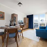 Elegant And Bright Apartment Graniczna Near Ogrod Saski By Noclegi Renters