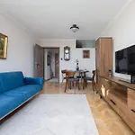 Elegant And Bright Apartment Graniczna Near Ogrod Saski By Noclegi Renters